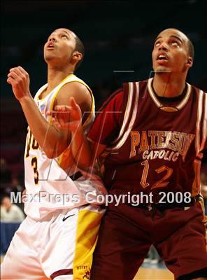 Thumbnail 2 in Mt. Vernon vs. Paterson Catholic (Nike Super 6 @ the Garden) photogallery.
