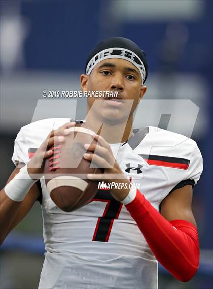 Thumbnail 2 in Cedar Hill vs. Guyer (UIL 6A Division 2 Region 1 Area Playoff) photogallery.