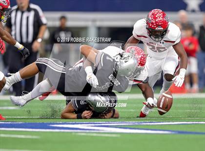 Thumbnail 1 in Cedar Hill vs. Guyer (UIL 6A Division 2 Region 1 Area Playoff) photogallery.