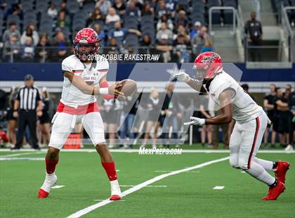 Thumbnail 2 in Cedar Hill vs. Guyer (UIL 6A Division 2 Region 1 Area Playoff) photogallery.