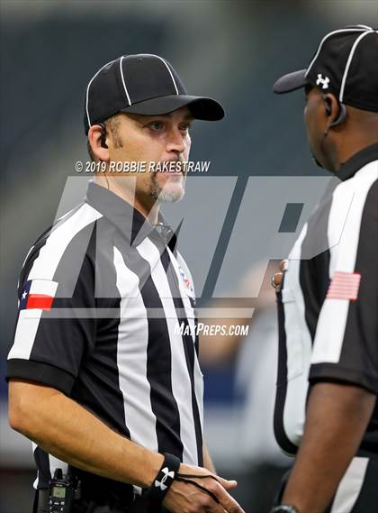Thumbnail 3 in Cedar Hill vs. Guyer (UIL 6A Division 2 Region 1 Area Playoff) photogallery.