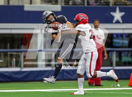 Thumbnail 2 in Cedar Hill vs. Guyer (UIL 6A Division 2 Region 1 Area Playoff) photogallery.
