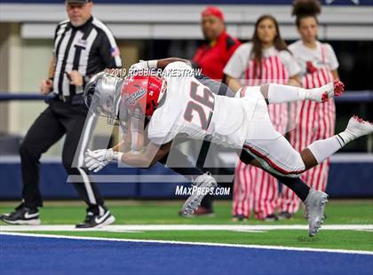 Thumbnail 2 in Cedar Hill vs. Guyer (UIL 6A Division 2 Region 1 Area Playoff) photogallery.