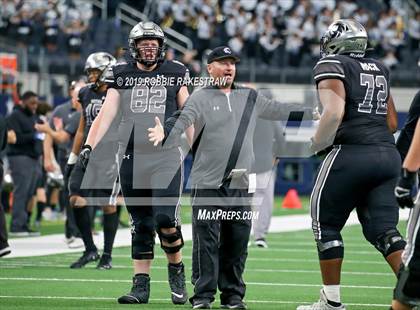 Thumbnail 3 in Cedar Hill vs. Guyer (UIL 6A Division 2 Region 1 Area Playoff) photogallery.
