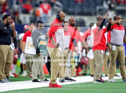 Thumbnail 2 in Cedar Hill vs. Guyer (UIL 6A Division 2 Region 1 Area Playoff) photogallery.