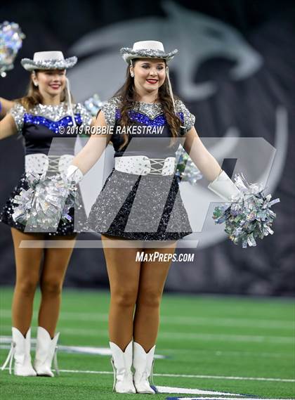 Thumbnail 2 in Cedar Hill vs. Guyer (UIL 6A Division 2 Region 1 Area Playoff) photogallery.