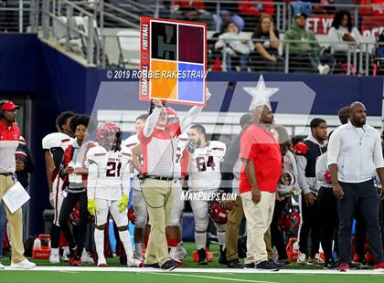 Thumbnail 3 in Cedar Hill vs. Guyer (UIL 6A Division 2 Region 1 Area Playoff) photogallery.