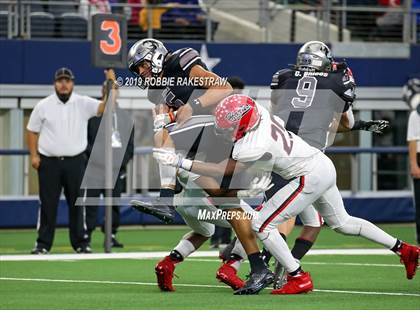 Thumbnail 2 in Cedar Hill vs. Guyer (UIL 6A Division 2 Region 1 Area Playoff) photogallery.