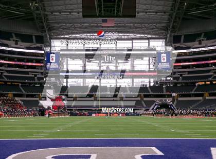 Thumbnail 2 in Cedar Hill vs. Guyer (UIL 6A Division 2 Region 1 Area Playoff) photogallery.