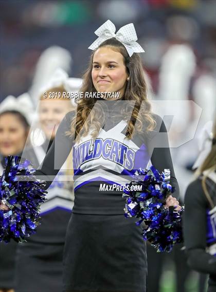 Thumbnail 3 in Cedar Hill vs. Guyer (UIL 6A Division 2 Region 1 Area Playoff) photogallery.