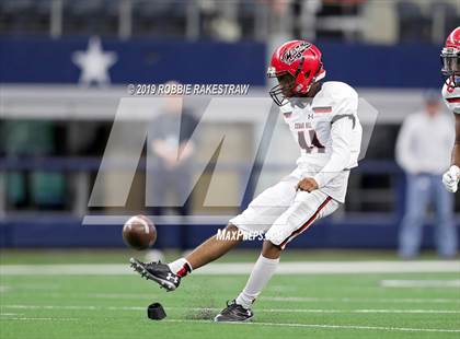 Thumbnail 1 in Cedar Hill vs. Guyer (UIL 6A Division 2 Region 1 Area Playoff) photogallery.