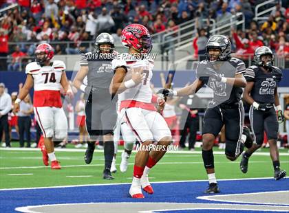 Thumbnail 3 in Cedar Hill vs. Guyer (UIL 6A Division 2 Region 1 Area Playoff) photogallery.