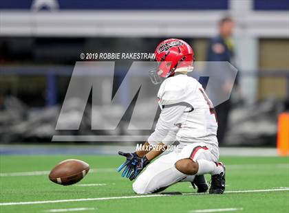 Thumbnail 2 in Cedar Hill vs. Guyer (UIL 6A Division 2 Region 1 Area Playoff) photogallery.