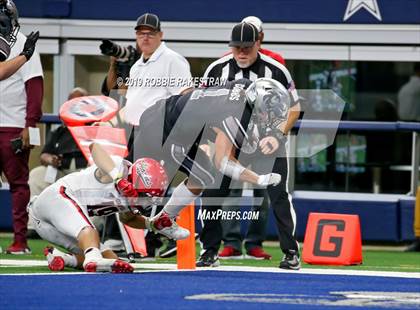 Thumbnail 3 in Cedar Hill vs. Guyer (UIL 6A Division 2 Region 1 Area Playoff) photogallery.