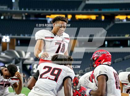 Thumbnail 3 in Cedar Hill vs. Guyer (UIL 6A Division 2 Region 1 Area Playoff) photogallery.