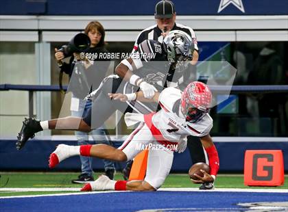 Thumbnail 2 in Cedar Hill vs. Guyer (UIL 6A Division 2 Region 1 Area Playoff) photogallery.
