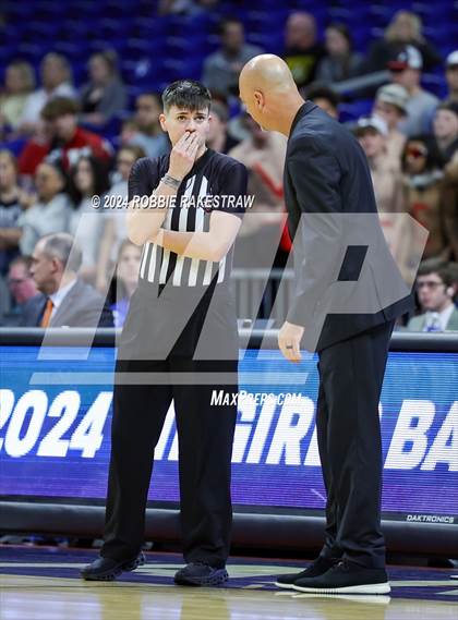 Thumbnail 1 in Huntington vs. Shallowater (UIL 3A Basketball Final) photogallery.
