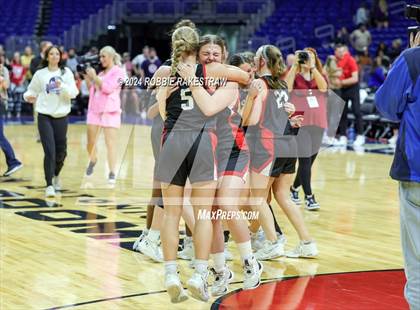Thumbnail 2 in Huntington vs. Shallowater (UIL 3A Basketball Final) photogallery.