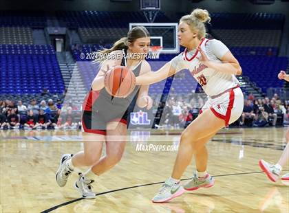 Thumbnail 3 in Huntington vs. Shallowater (UIL 3A Basketball Final) photogallery.