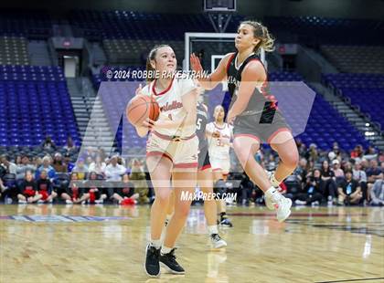 Thumbnail 2 in Huntington vs. Shallowater (UIL 3A Basketball Final) photogallery.