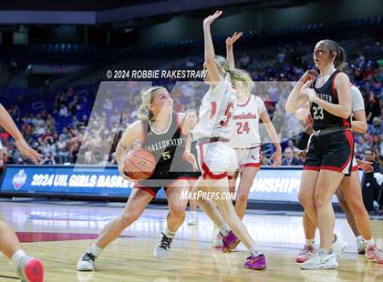 Thumbnail 2 in Huntington vs. Shallowater (UIL 3A Basketball Final) photogallery.