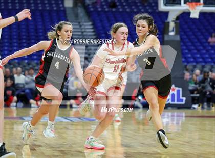Thumbnail 3 in Huntington vs. Shallowater (UIL 3A Basketball Final) photogallery.