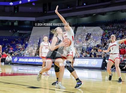 Thumbnail 3 in Huntington vs. Shallowater (UIL 3A Basketball Final) photogallery.