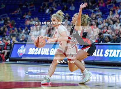 Thumbnail 1 in Huntington vs. Shallowater (UIL 3A Basketball Final) photogallery.