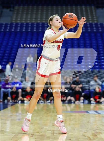 Thumbnail 1 in Huntington vs. Shallowater (UIL 3A Basketball Final) photogallery.