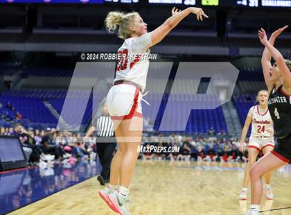 Thumbnail 2 in Huntington vs. Shallowater (UIL 3A Basketball Final) photogallery.