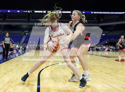 Thumbnail 2 in Huntington vs. Shallowater (UIL 3A Basketball Final) photogallery.