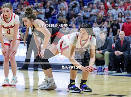 Thumbnail 1 in Huntington vs. Shallowater (UIL 3A Basketball Final) photogallery.