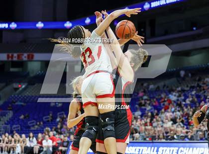 Thumbnail 1 in Huntington vs. Shallowater (UIL 3A Basketball Final) photogallery.