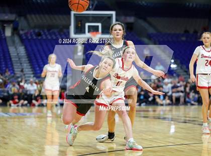 Thumbnail 3 in Huntington vs. Shallowater (UIL 3A Basketball Final) photogallery.