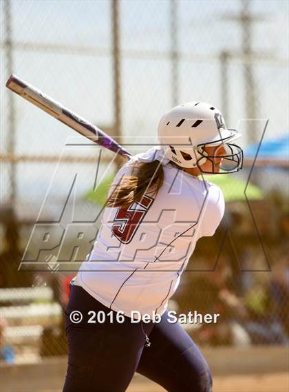Thumbnail 2 in Apple Valley vs La Quinta photogallery.