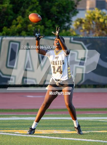 Thumbnail 2 in San Pedro @ Mira Costa photogallery.