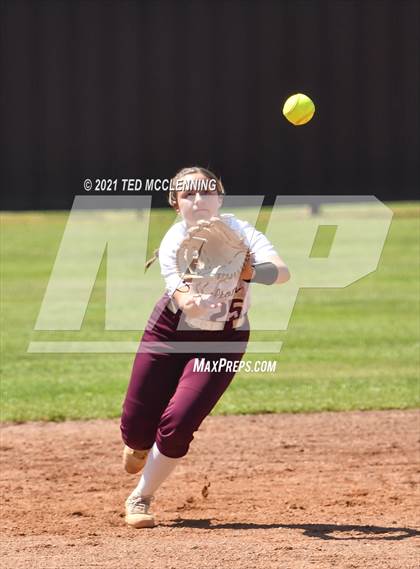 Thumbnail 1 in Star City vs Morrilton (AAA 4A State Playoff Round 2) photogallery.