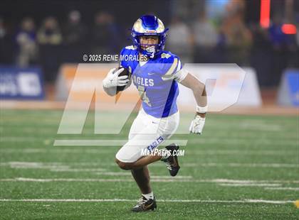 Thumbnail 1 in De La Salle vs Santa Margarita (CIF State Bowl Open Division Final) photogallery.