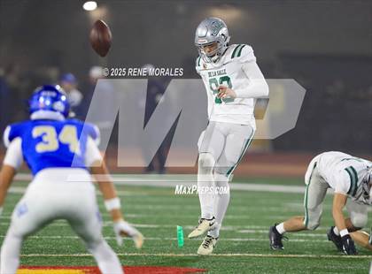 Thumbnail 2 in De La Salle vs Santa Margarita (CIF State Bowl Open Division Final) photogallery.