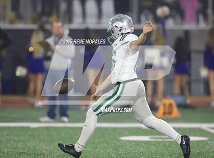 Thumbnail 2 in De La Salle vs Santa Margarita (CIF State Bowl Open Division Final) photogallery.
