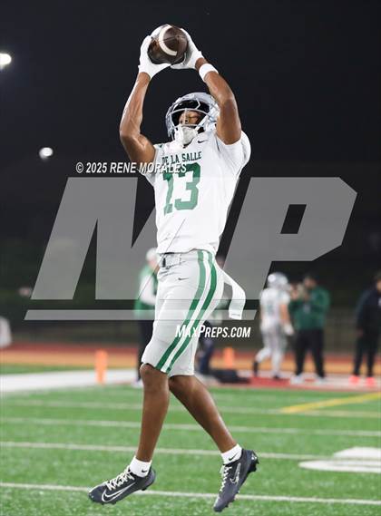 Thumbnail 3 in De La Salle vs Santa Margarita (CIF State Bowl Open Division Final) photogallery.
