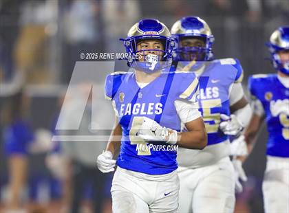 Thumbnail 1 in De La Salle vs Santa Margarita (CIF State Bowl Open Division Final) photogallery.