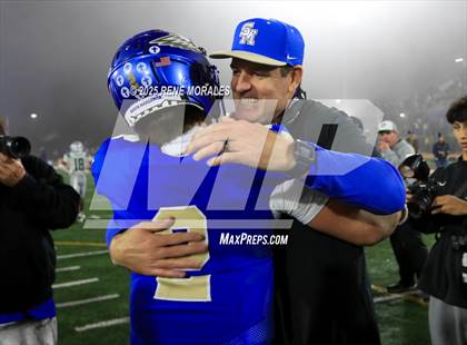 Thumbnail 1 in De La Salle vs Santa Margarita (CIF State Bowl Open Division Final) photogallery.