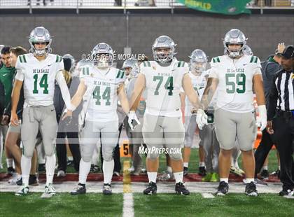 Thumbnail 1 in De La Salle vs Santa Margarita (CIF State Bowl Open Division Final) photogallery.