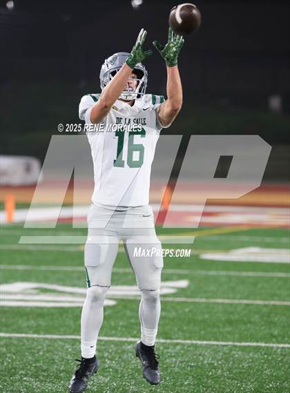 Thumbnail 1 in De La Salle vs Santa Margarita (CIF State Bowl Open Division Final) photogallery.