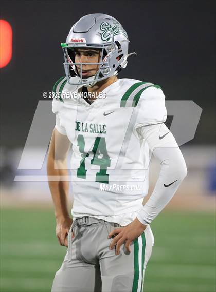 Thumbnail 3 in De La Salle vs Santa Margarita (CIF State Bowl Open Division Final) photogallery.