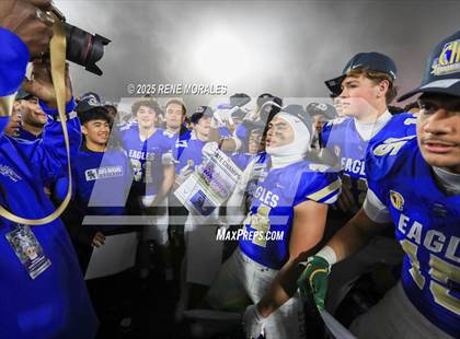 Thumbnail 1 in De La Salle vs Santa Margarita (CIF State Bowl Open Division Final) photogallery.