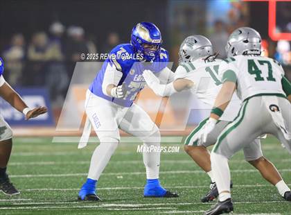 Thumbnail 2 in De La Salle vs Santa Margarita (CIF State Bowl Open Division Final) photogallery.