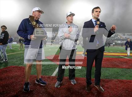 Thumbnail 1 in De La Salle vs Santa Margarita (CIF State Bowl Open Division Final) photogallery.