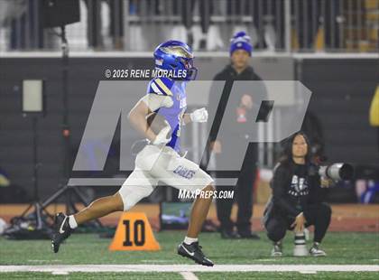 Thumbnail 2 in De La Salle vs Santa Margarita (CIF State Bowl Open Division Final) photogallery.